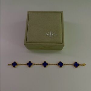Elegant Blue and Gold VC Clover Bracelet